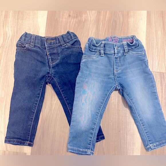 EUC‼️ Two Pack‼️ The Children’s Place Denim Jeans 12-18 Months - Picture 1 of 6